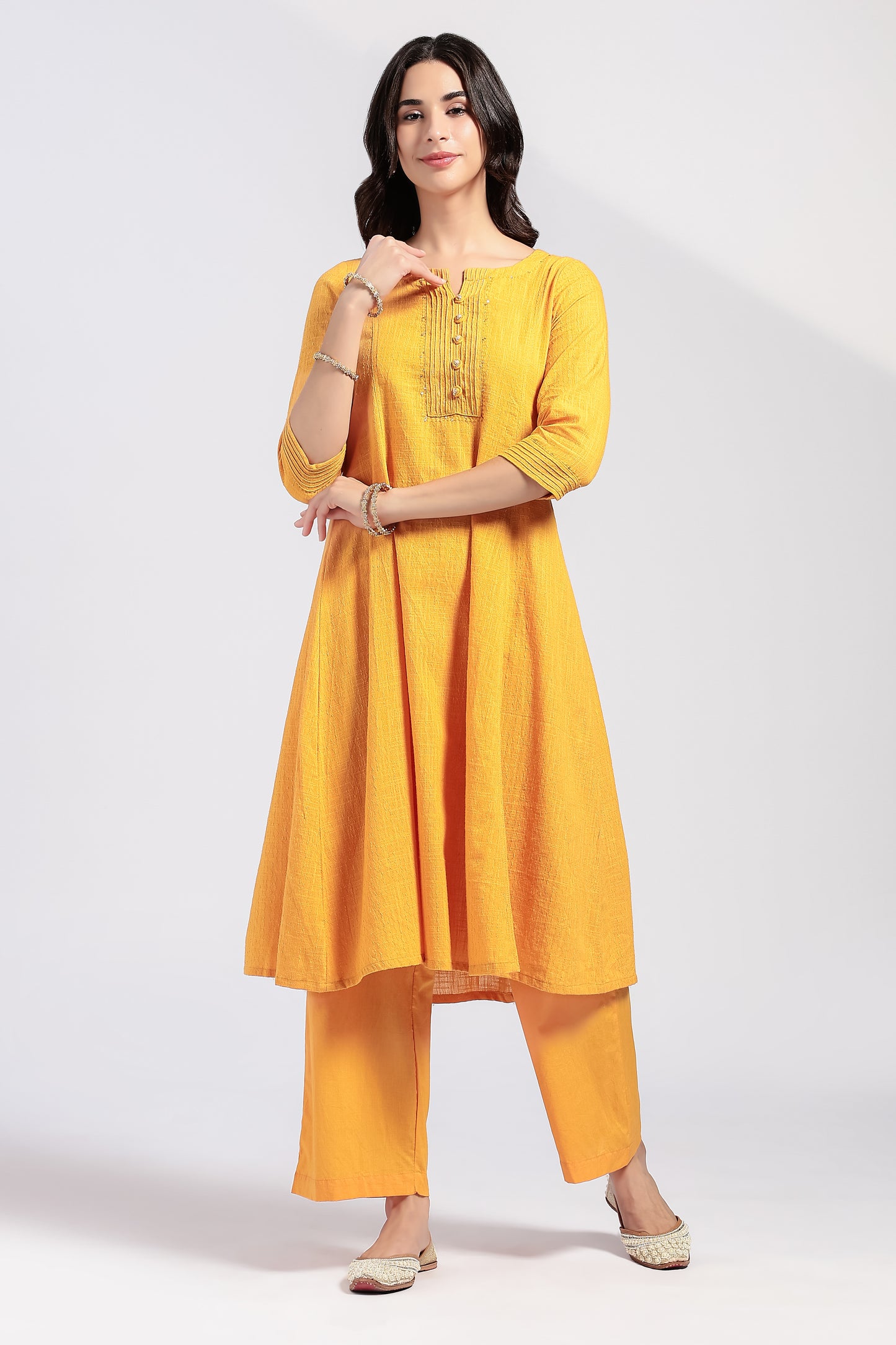 Sunehri Kurta Set